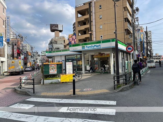 コンビニ　ファミリーマート南林間駅前店（コンビニ）まで576m