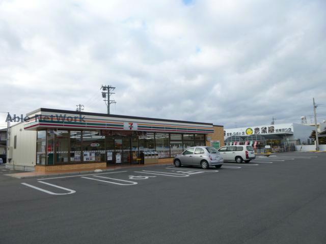 コンビニ　セブンイレブン鈴鹿岡田1丁目店（コンビニ）まで231m