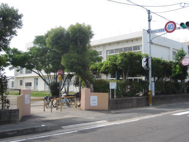 小学校　潮見小学校（小学校）まで750m