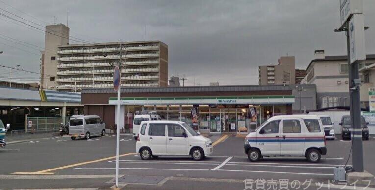 コンビニ　ファミリーマート天神川高辻店（コンビニ）まで252m