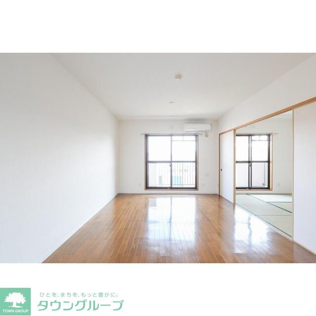 オーキッドレジデンス港北綱島イーストの居間写真