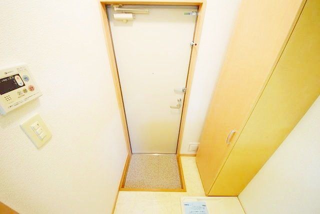 玄関　※1F写真参考※