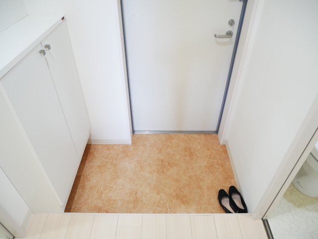 エムズスクエア西田辺の玄関写真