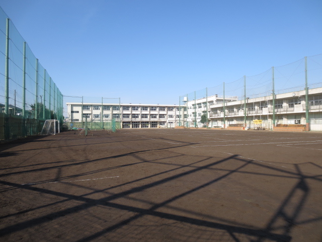 中学校　横浜市立田奈中学校（中学校）まで850m