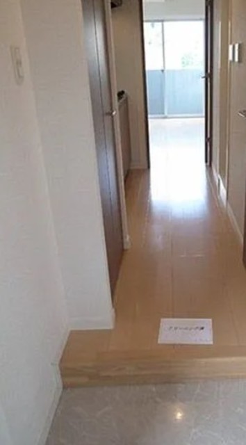 スパシエトラッド中野野方の玄関写真