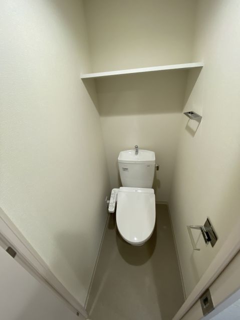 地下鉄千日前線 玉川駅 徒歩3分 15階建 築4年のトイレ写真