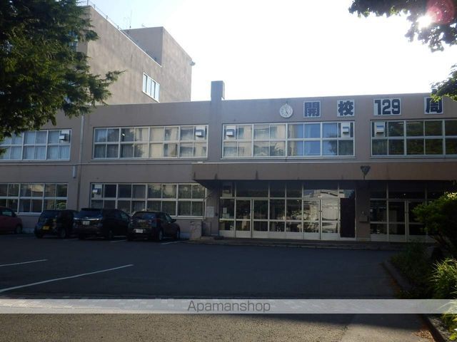 小学校　平岸小学校（小学校）まで700m
