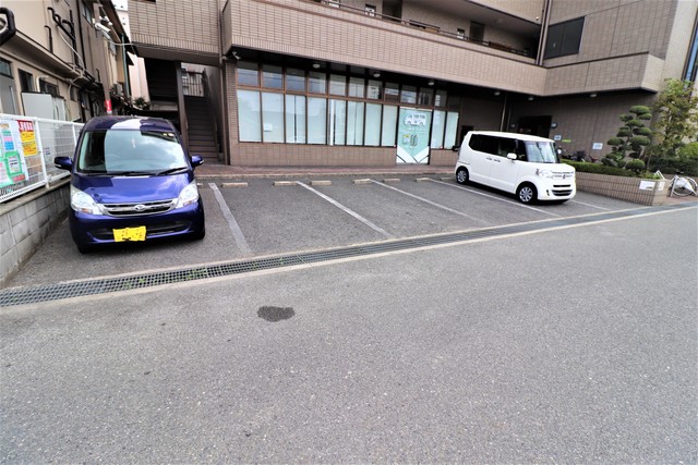 駐車場　駐車場