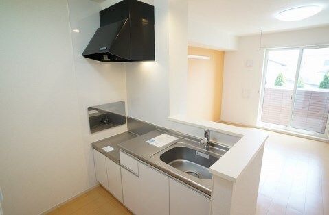 キッチン　※写真と現況が異なる場合は、現況を優先いたします。