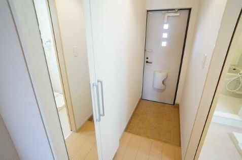 玄関　※写真と現況が異なる場合は、現況を優先いたします。