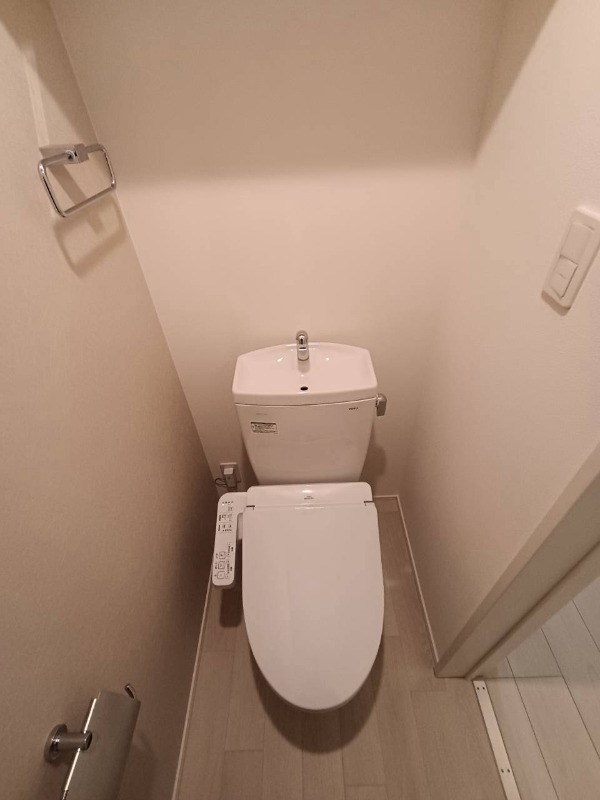 ＪＲ呉線 新広駅 徒歩4分 3階建 新築のトイレ写真