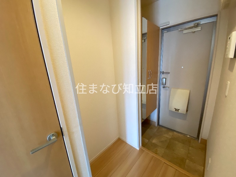 名鉄三河線 上挙母駅 徒歩13分 2階建 築10年の玄関写真