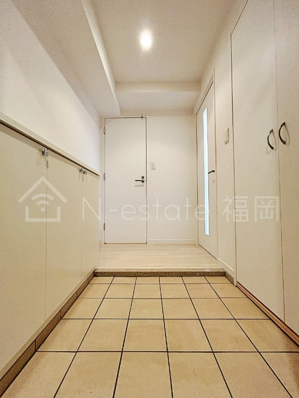地下鉄空港線 西新駅 徒歩2分 14階建 築19年の玄関写真