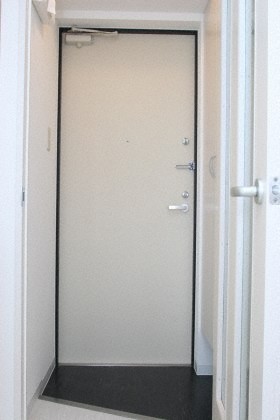 フランセジュール裏参道の玄関写真