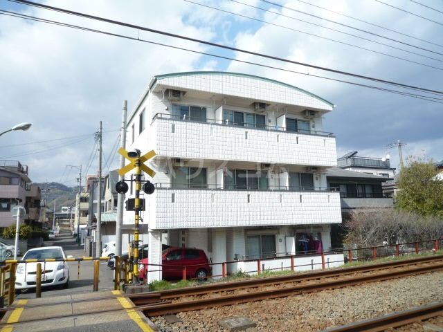 きらら草薙の外観写真