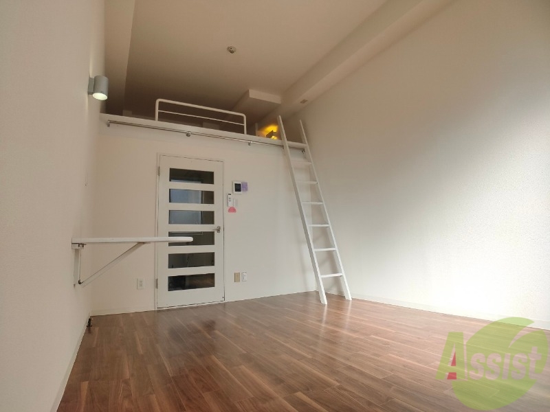 居室・リビング　リビングです。明るいお部屋は気持ちよく過ごせそうですね。