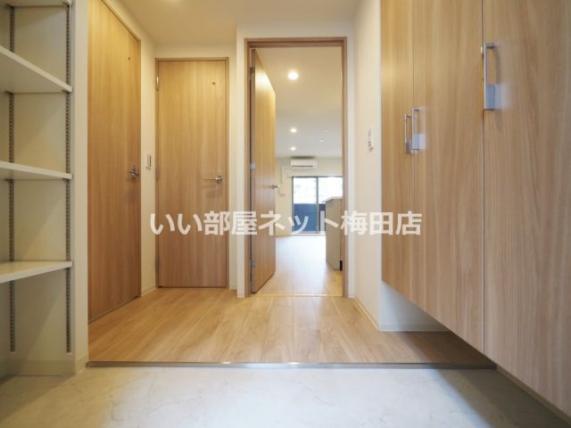 ミラージュパレス新梅田Cieloの玄関写真