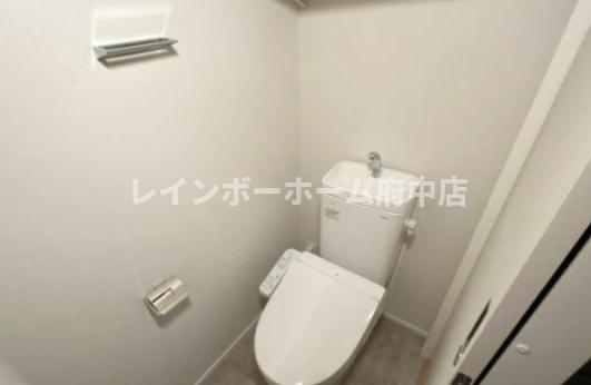 トイレ　※同施工会社参考写真