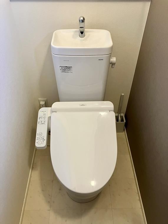 ＪＲ京浜東北線 南浦和駅 徒歩36分 3階建 築6年のトイレ写真