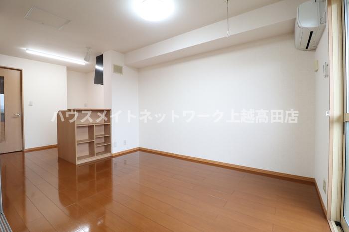 タウンコートながみねの居間写真