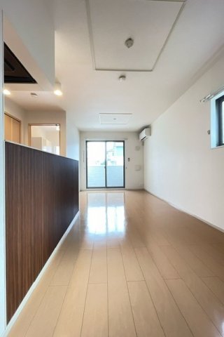 プリムラIIの居間写真