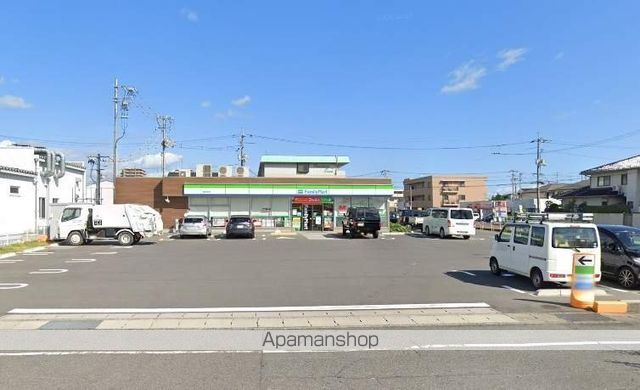 コンビニ　ファミリーマート 岡山田中店（コンビニ）まで695m