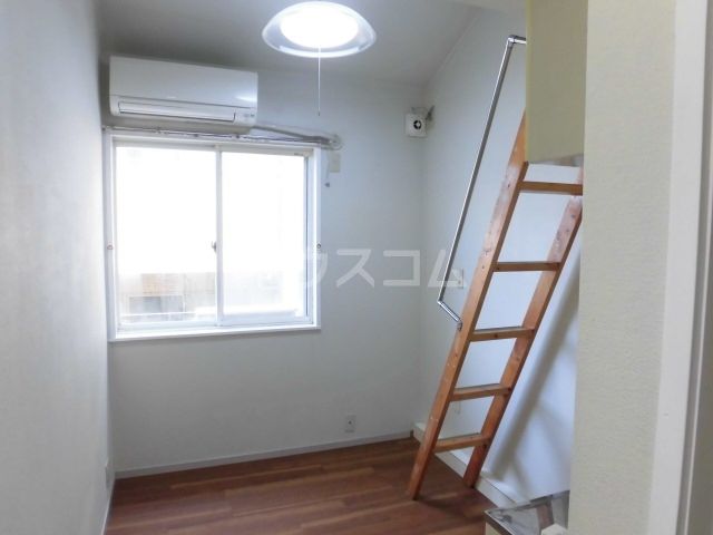 アークハイツ成増の居間写真