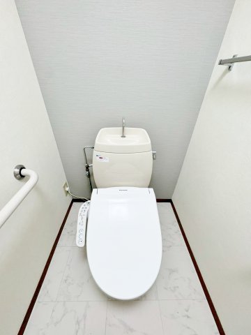 トイレ　※同仕様写真