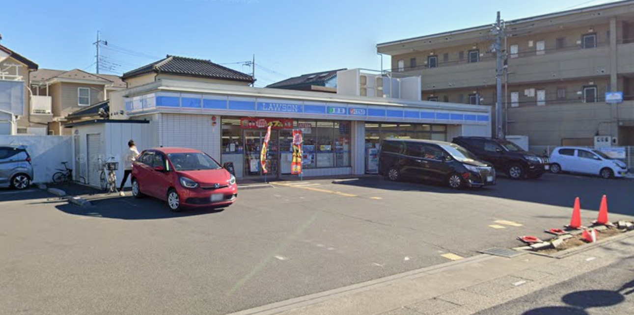 コンビニ　ローソン春日部中央三丁目店（コンビニ）まで105m