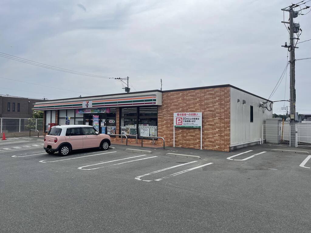 コンビニ　セブンイレブン古賀花見東2丁目店（コンビニ）まで408m