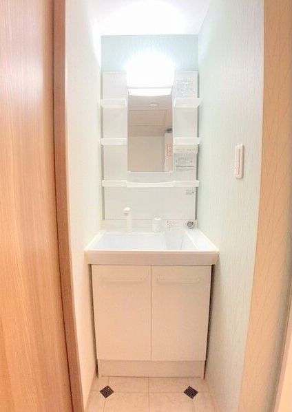 洗面設備　忙しい朝に嬉しいシャンプードレッサー完備♪