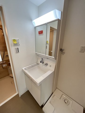 洗面設備　室内洗濯機置き場付きで便利！