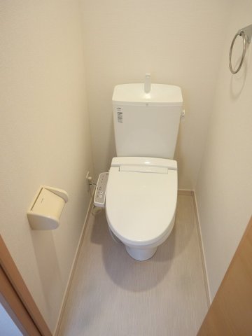 トイレ　キレイな個室空間です