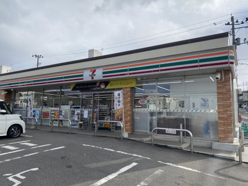 コンビニ　セブンイレブン 山形中桜田3丁目店（コンビニ）まで403m