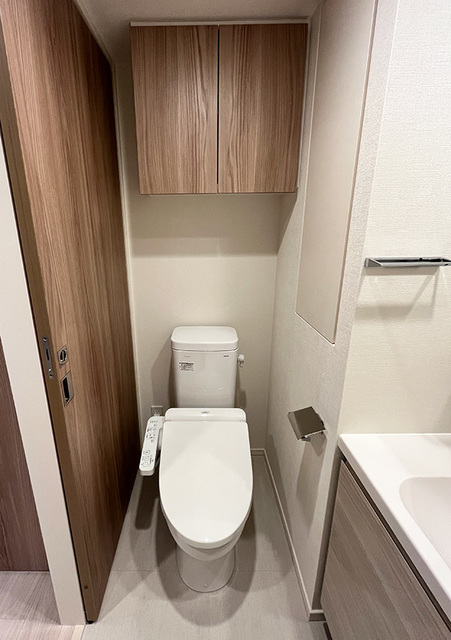 トイレ　※写真は同タイプ住戸です。