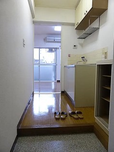 東京メトロ南北線 麻布十番駅 徒歩1分 5階建 築43年の玄関写真