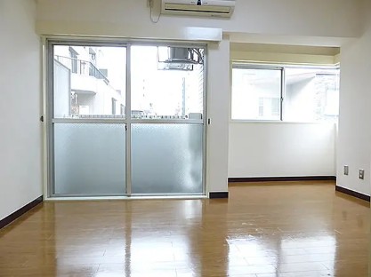 東京メトロ南北線 麻布十番駅 徒歩1分 5階建 築43年の居間写真
