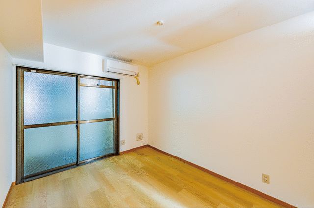 ジョイフル岩淵の居間写真