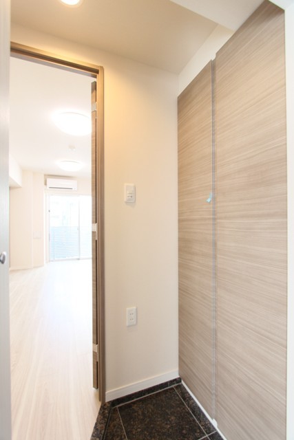 玄関　別タイプの部屋の写真です