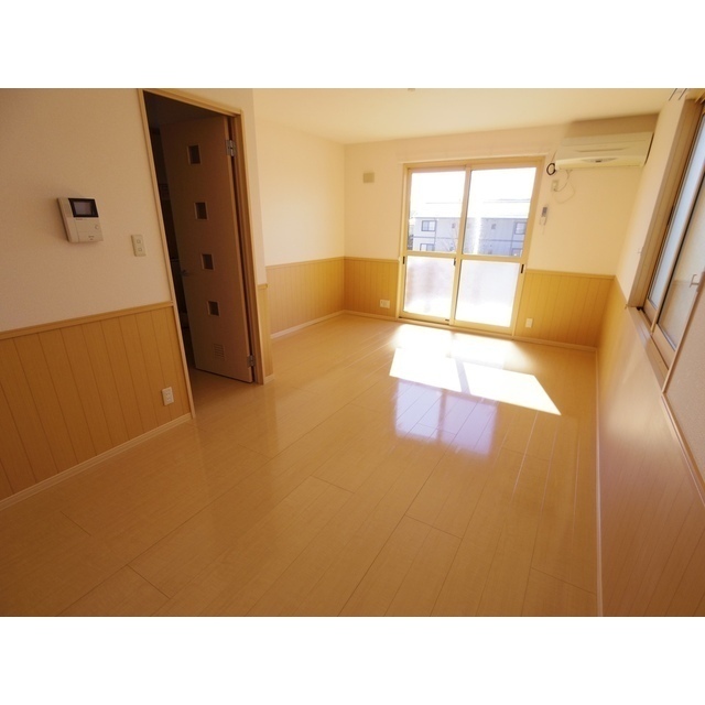 ミレニアム山口DEの居間写真