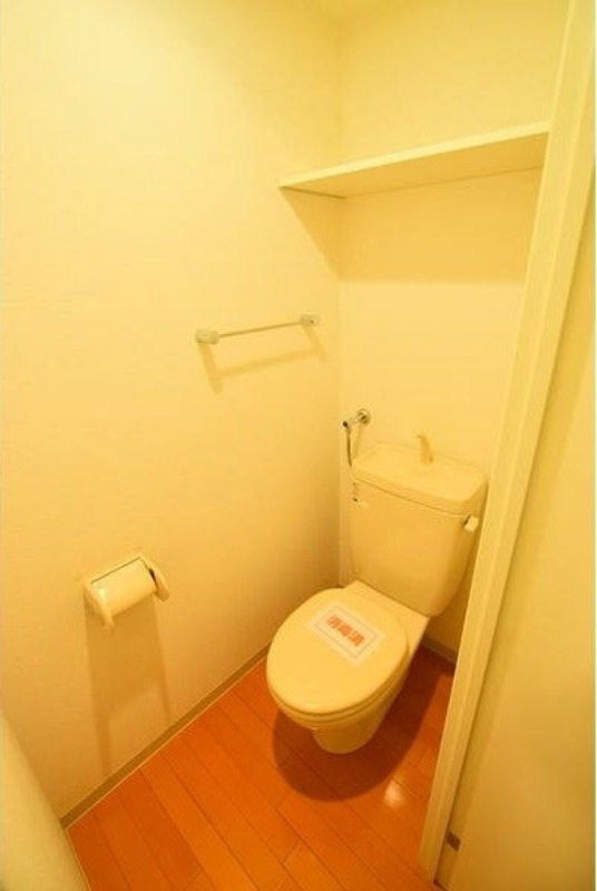 地下鉄南北線 北２４条駅 徒歩6分 4階建 築23年のトイレ写真