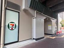 コンビニ　セブンイレブン 名古屋鶴舞駅前店（コンビニ）まで216m