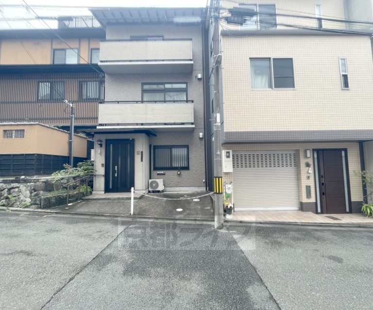 建物外観　・建築中