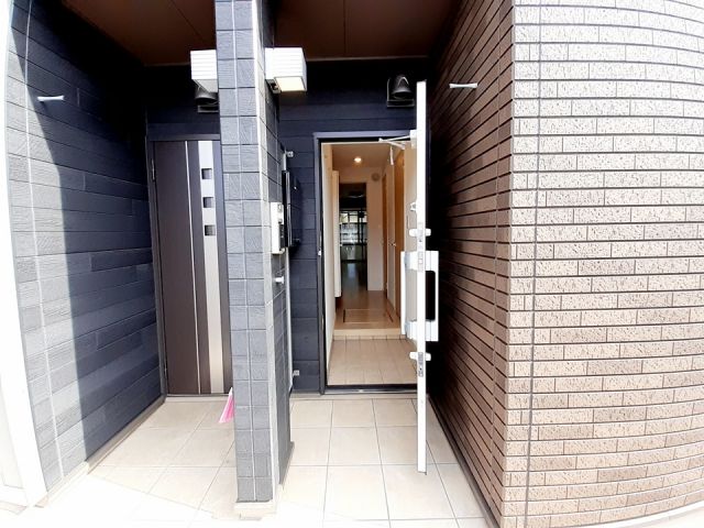 ＪＲ東北本線 槻木駅 徒歩8分 2階建 築6年の玄関写真