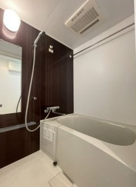 バス・シャワールーム　別部屋の画像を使用しております。