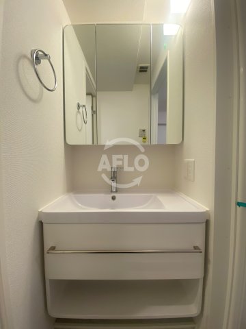 洗面設備　セレニテ本町リアン　独立洗面台