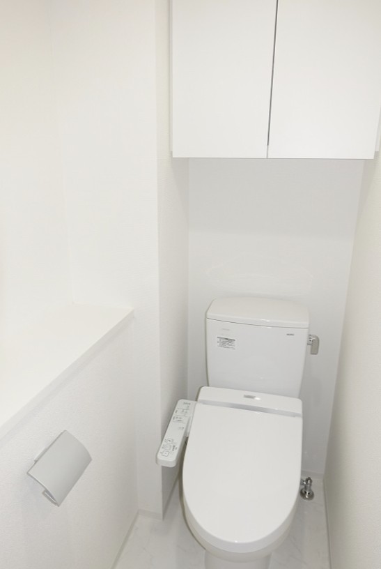小田急線 千歳船橋駅 徒歩4分 4階建 築10年のトイレ写真