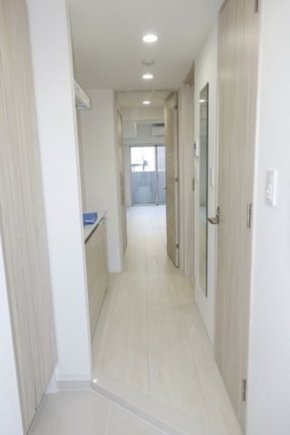小田急線 千歳船橋駅 徒歩4分 4階建 築10年の玄関写真