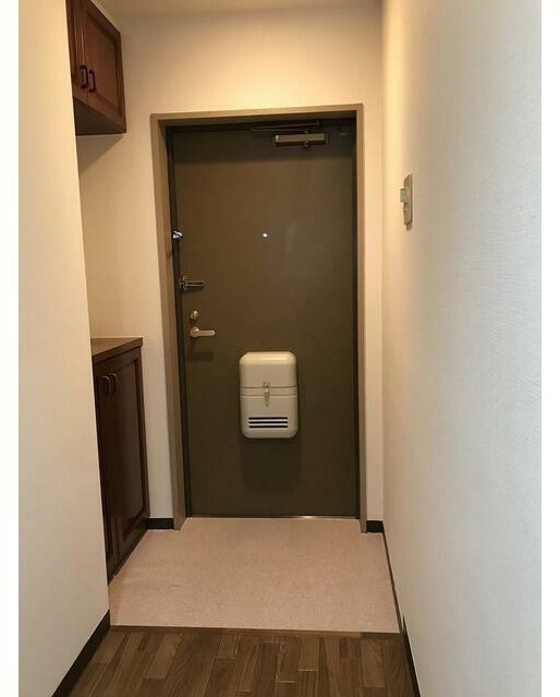ガーデンコート大倉山の玄関写真