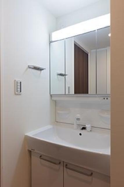 洗面設備　※写真は同タイプ住戸です。